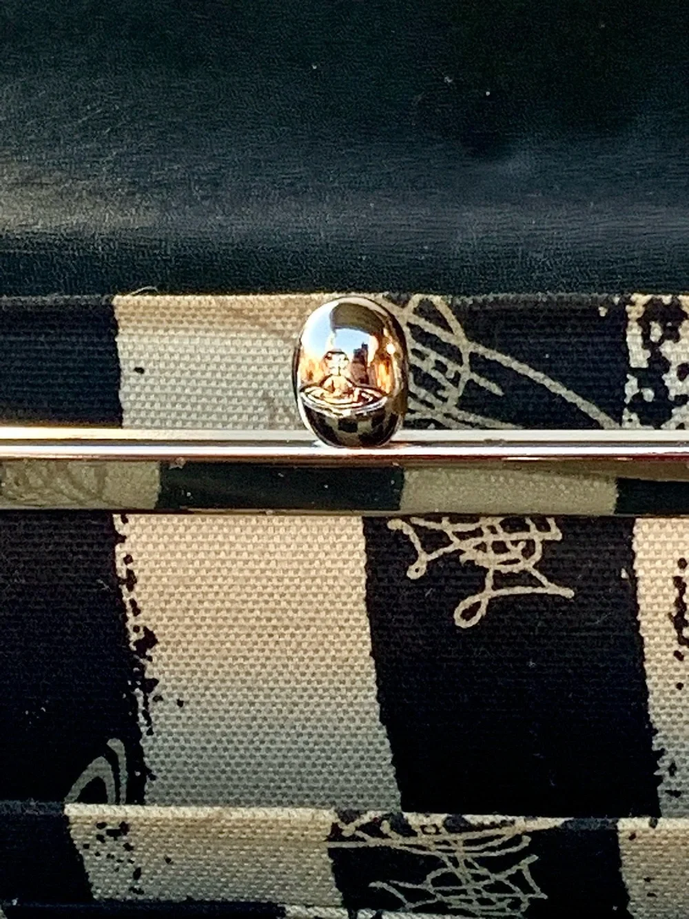 VIVIENNE WESTWOOD EXECUTIVE CLASP Black Leather LONG Wallet SILVER ORB STRIPE